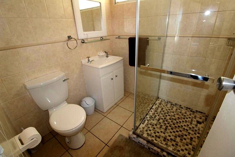 Santana 905 - Self Catering Holiday Accommodation in Margate - Sleeps 6
