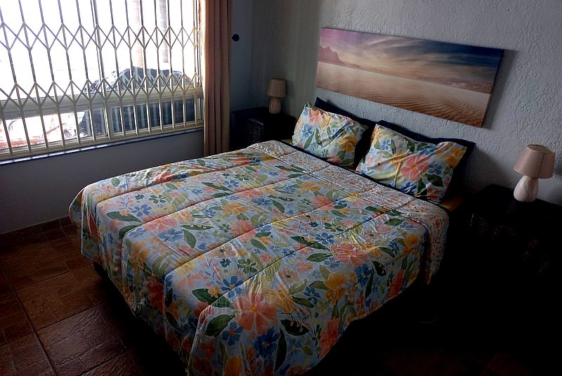 Sue Casa 10 - Manaba - Sleeps 6 - From R630.00 per day